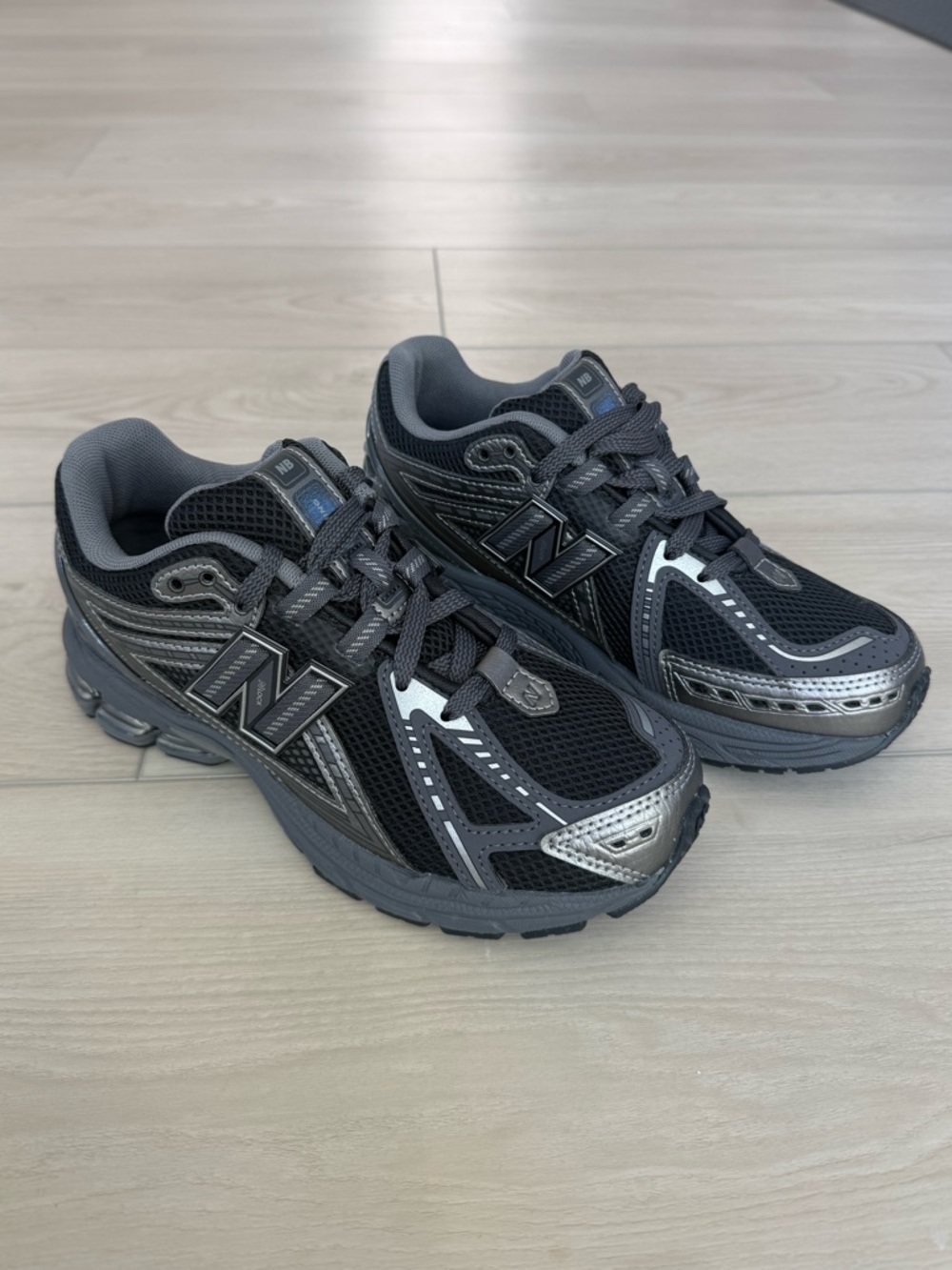 New Balance 1906R Shoes
